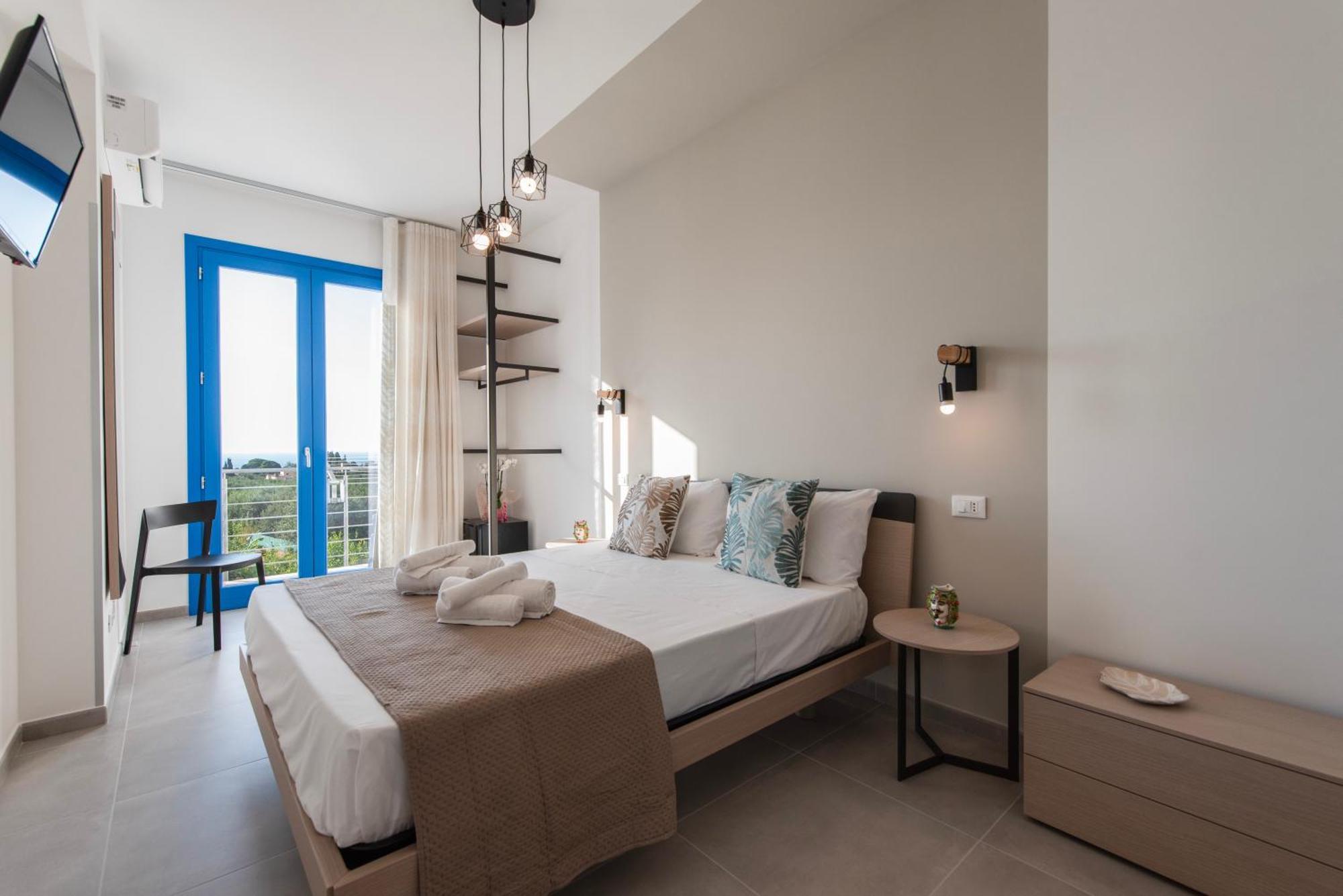 Bed And Breakfast Da Francesca Castelluzzo Bagian luar foto