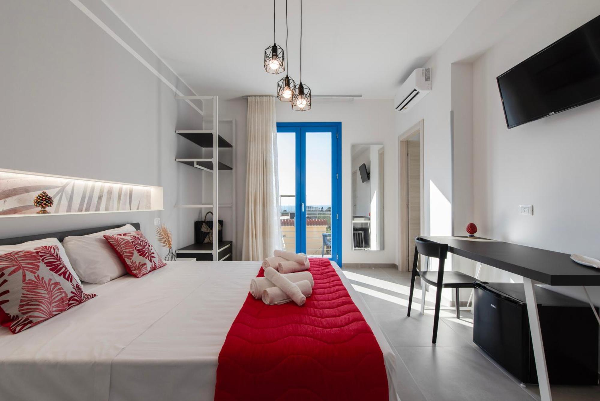 Bed And Breakfast Da Francesca Castelluzzo Bagian luar foto