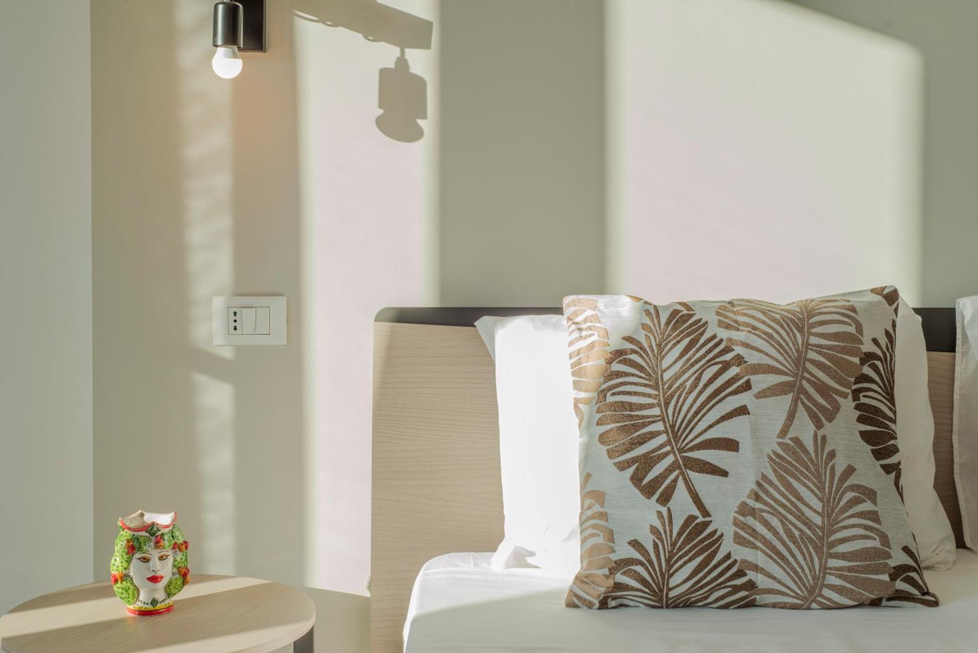 Bed And Breakfast Da Francesca Castelluzzo Bagian luar foto