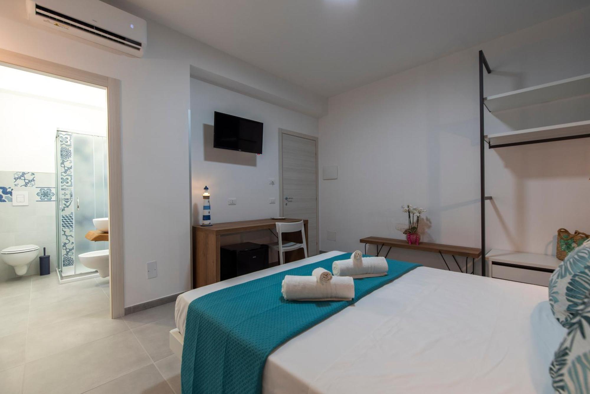 Bed And Breakfast Da Francesca Castelluzzo Bagian luar foto
